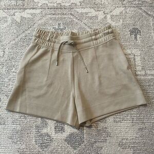 NWOT Lululemon Soft Ambitions Short